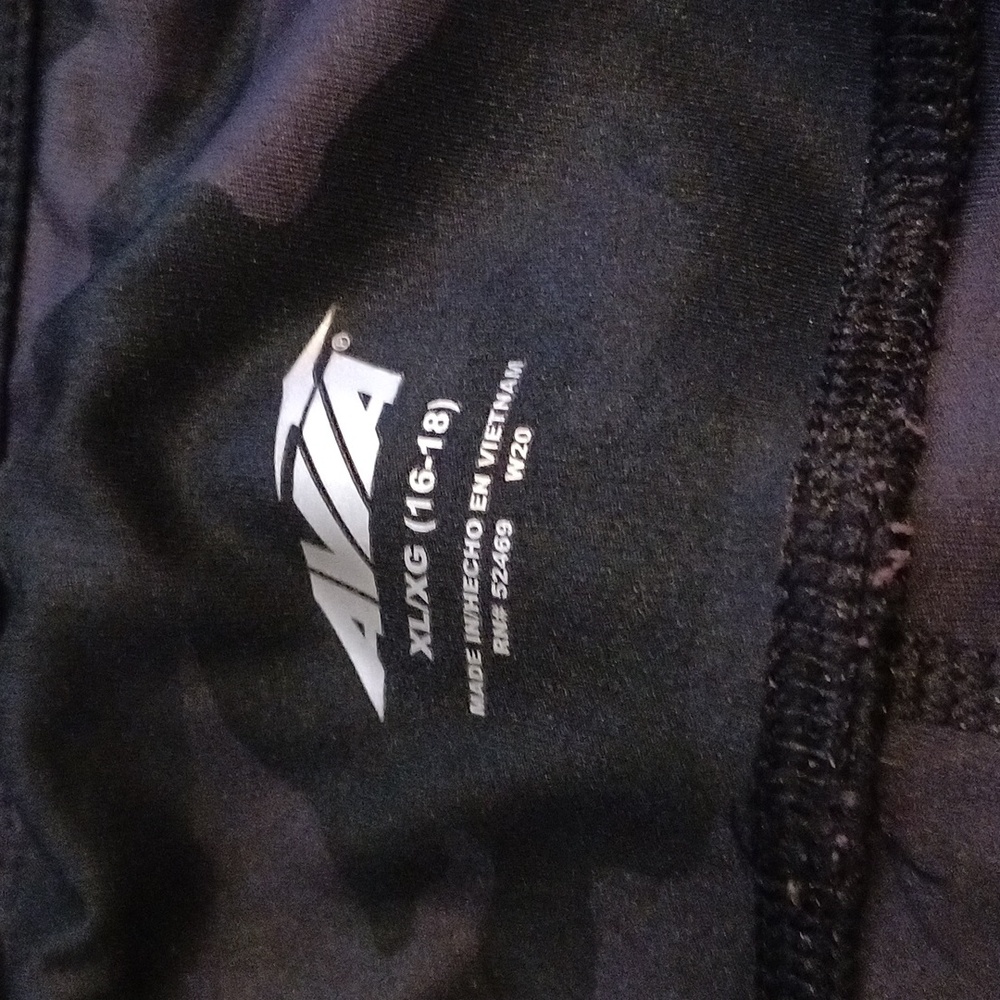 Camo Active Pants - Picture 2 of 2